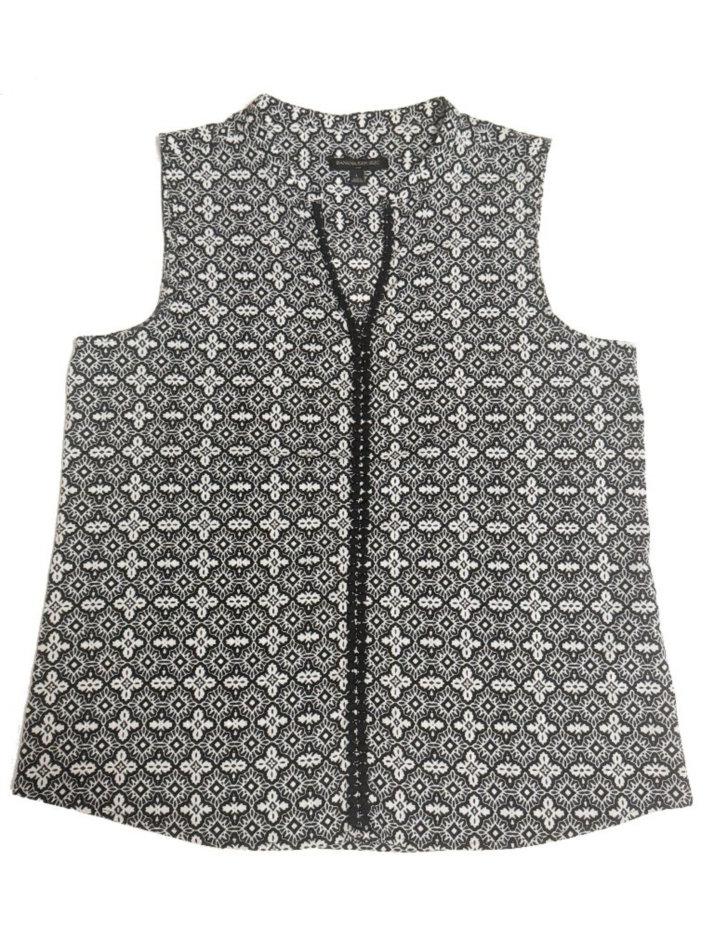 Banana Republic Black White Geometric Eyelet V-Neck Sleeveless Blouse L